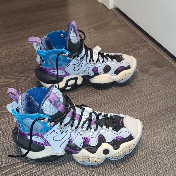 Stylish Multicolor High-Top Sneakers - Picture 5 of 9